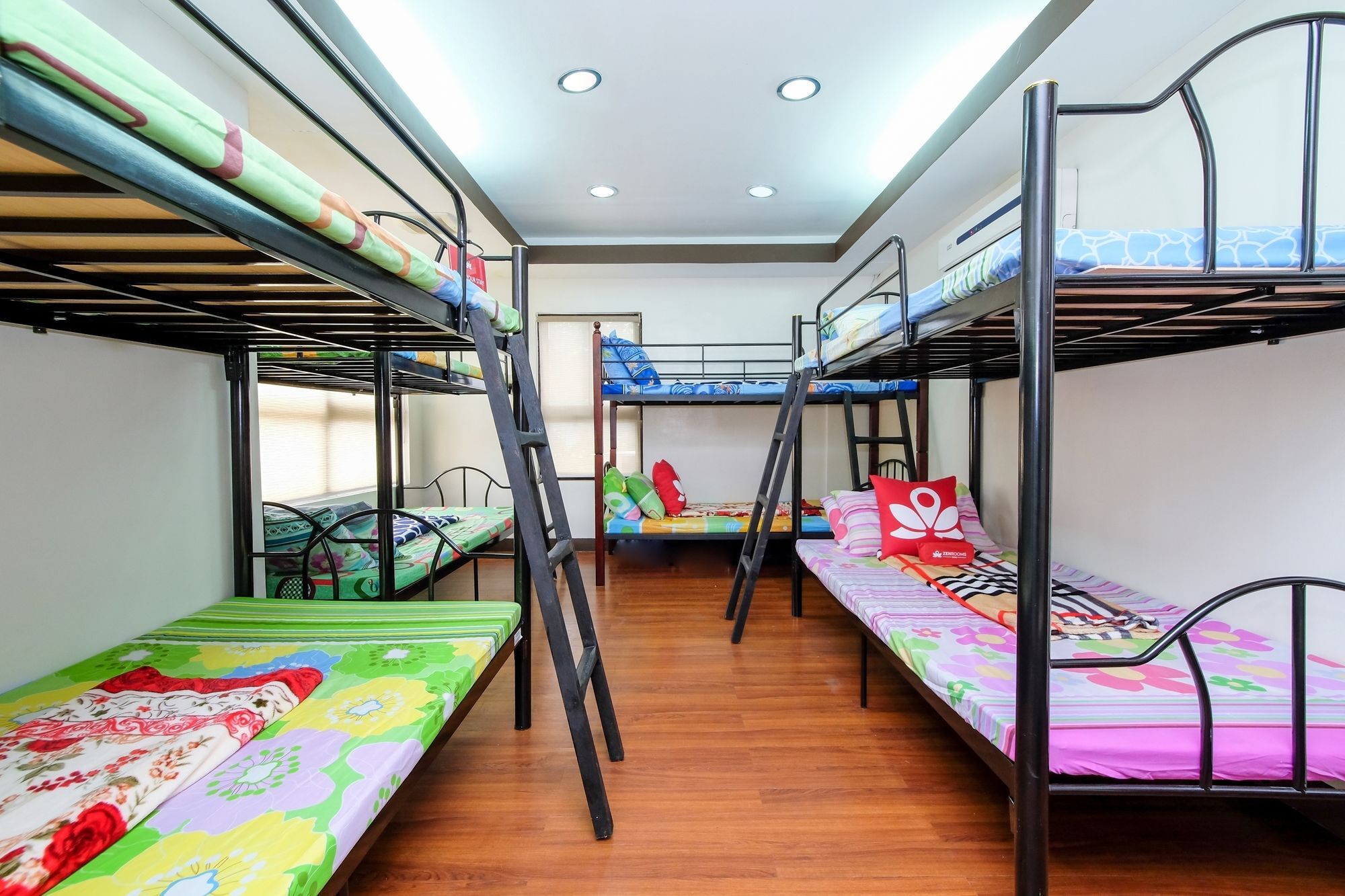 Zen Hostel Quirino Ave. Malate Манила Экстерьер фото