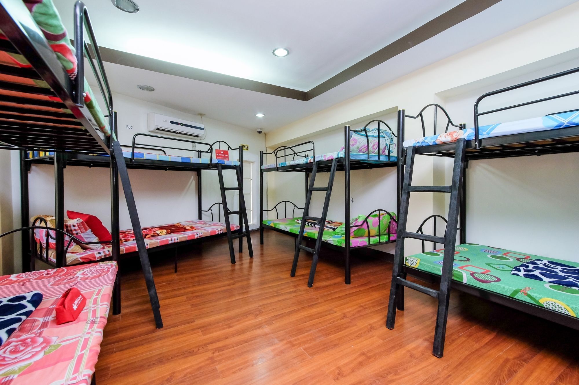 Zen Hostel Quirino Ave. Malate Манила Экстерьер фото