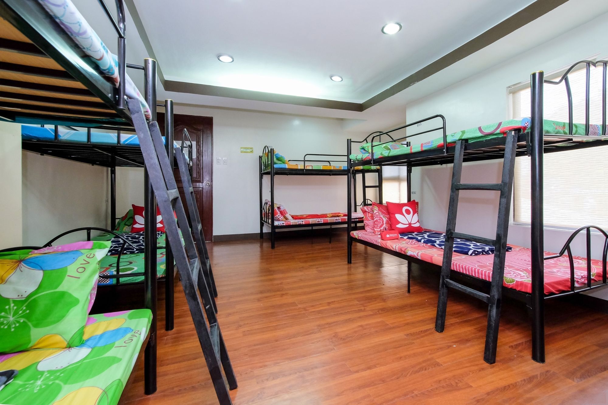 Zen Hostel Quirino Ave. Malate Манила Экстерьер фото